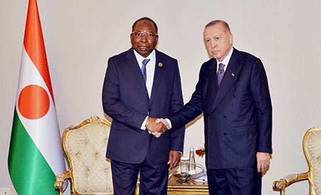 3ème Sommet de partenariat Turquie- Afrique, à Istanbul (Turquie) : SEM. Ouhoumoudou Mahamadou salue la dynamique de renforcement de la coopération entre le Niger et la Turquie