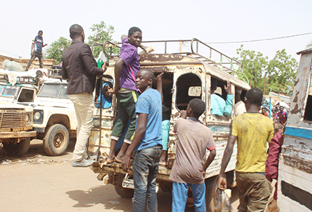 '-au-départ-du-marché-de-Katako