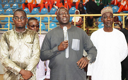 LE-MINISTRE-QUI-FAIT-L'OUVERTURE