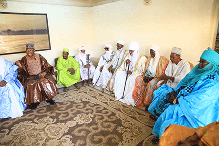RENCONTRE-AVEC-LES-CHEF-TRADITIONELLE-ET-LES-FDS--(2)