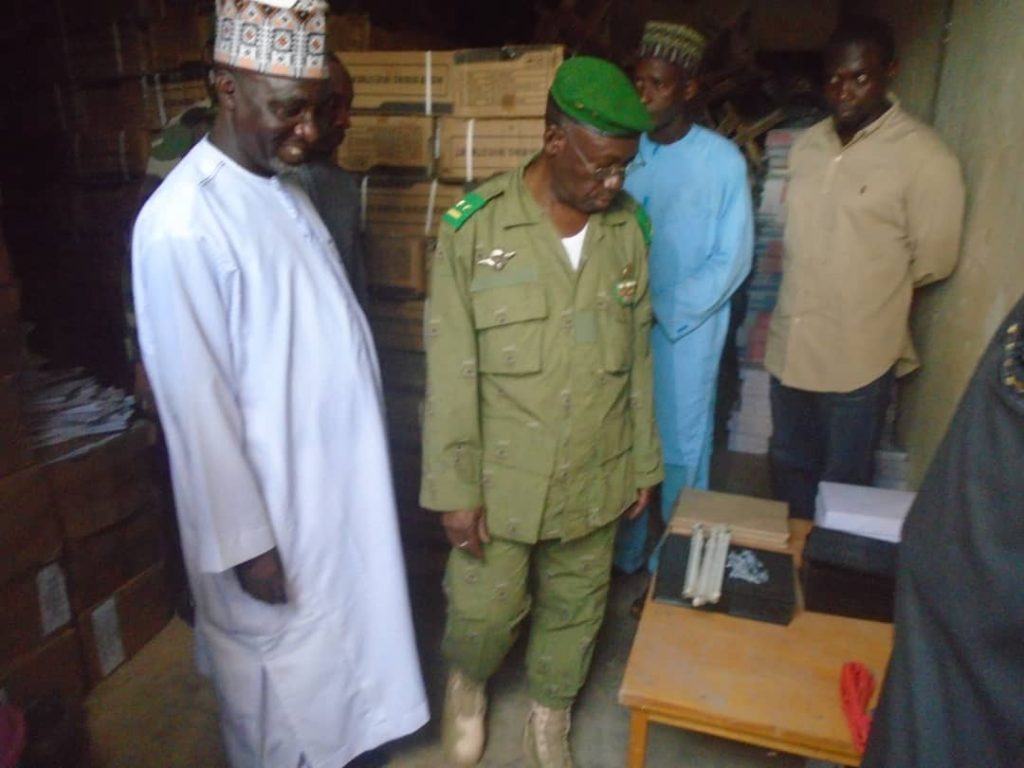 Au cours de la réception des fournitures à Dosso