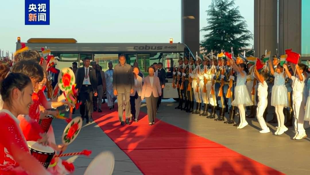 Le Premier ministre à son arrivée à Beijing