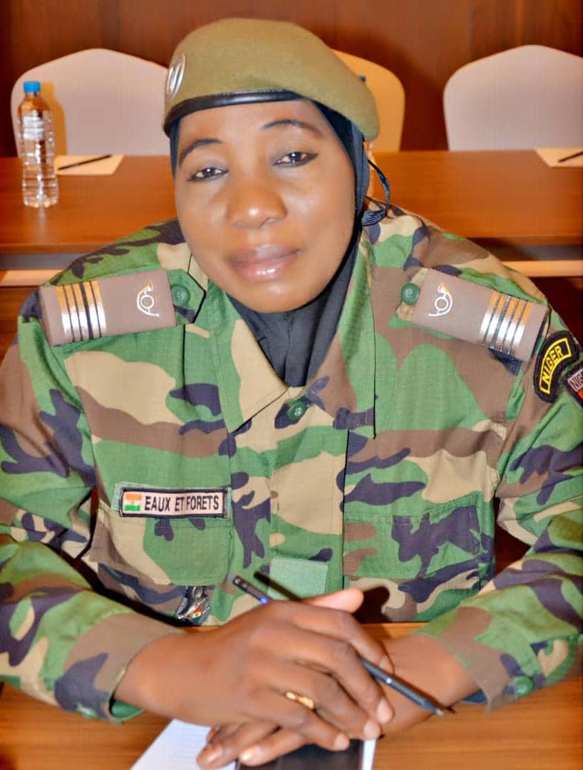 Colonel Hamsatou AMADOU Harouna. Directrice de la Promotion de l'Economie Verte et de Developpement des Chaines de Valeur (DPEVDCV)