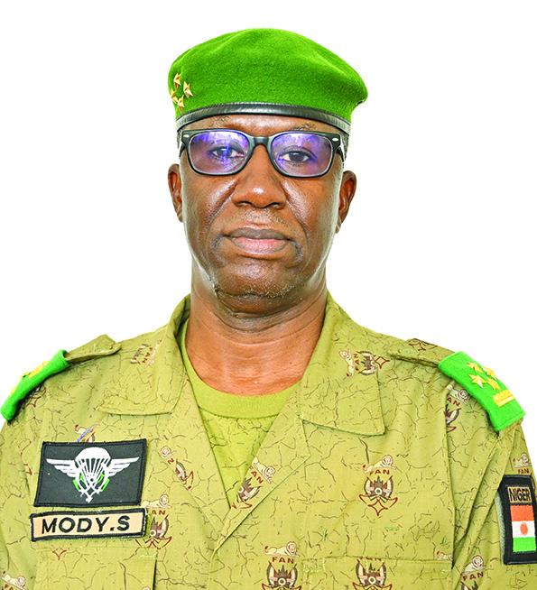 02 GENERAL DE CORPS D'ARMEES SALIFOU MODY