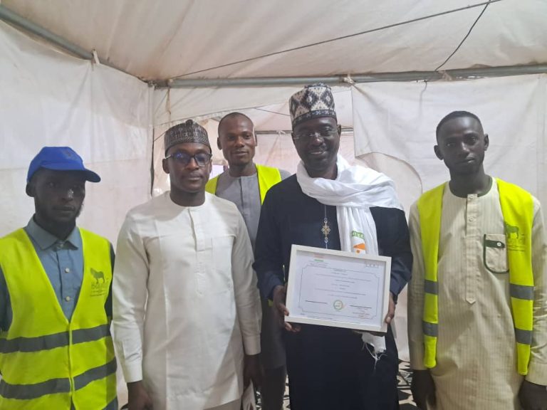 Boulama Adam avec l'équipe de l'ANMC