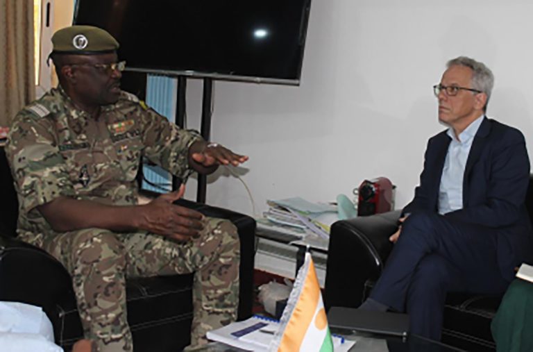 Lors des échanges entre le Ministre Colonel MAIZAMA Abdoulaye et le Représentant résident de la Banque Mondiale au Niger, Monsieur HAN FRAETERS