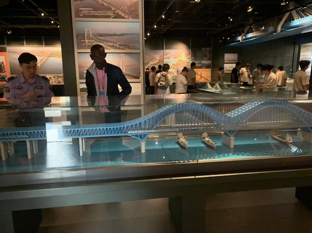 2735f8f9-6a5e-43b6-a67e-92955868e1c1