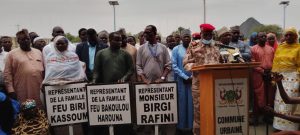 Lors de la cérémonie de baptême des rues à Diffa