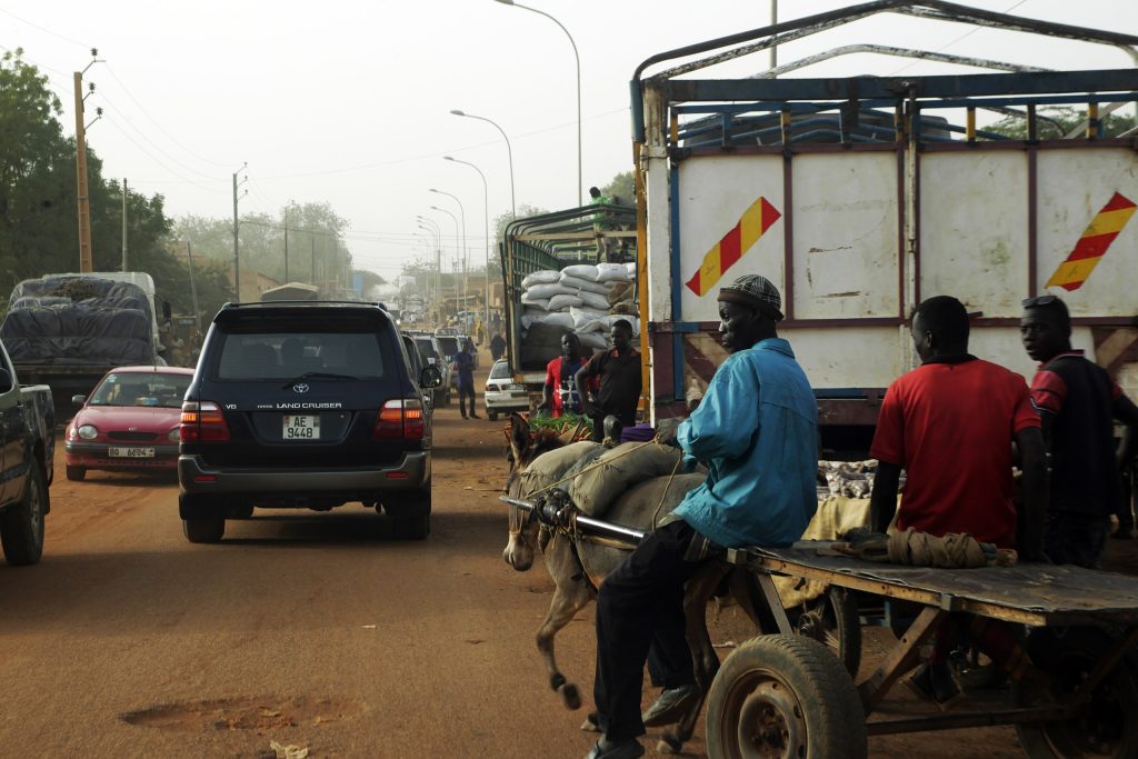 2560px-Circulation_à_Niamey