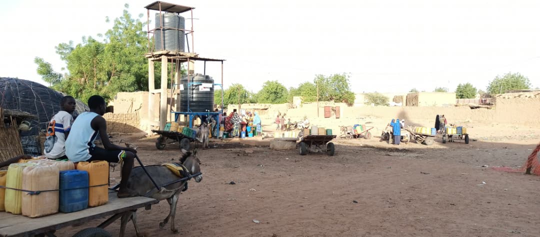 La corvée d'eau est une tâche permanente à Tera