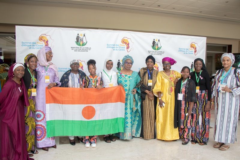 Filles_Nigeriennes_Sommet_jeunes_Filles_Dakar_BIS1