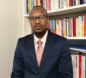 Leconomiste-Ibrahim-Adamou-Louche-2-1024x1412