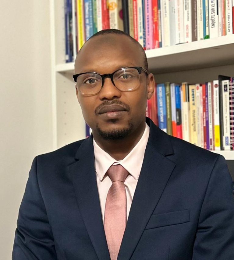 L’économiste Ibrahim Adamou Louché (2)