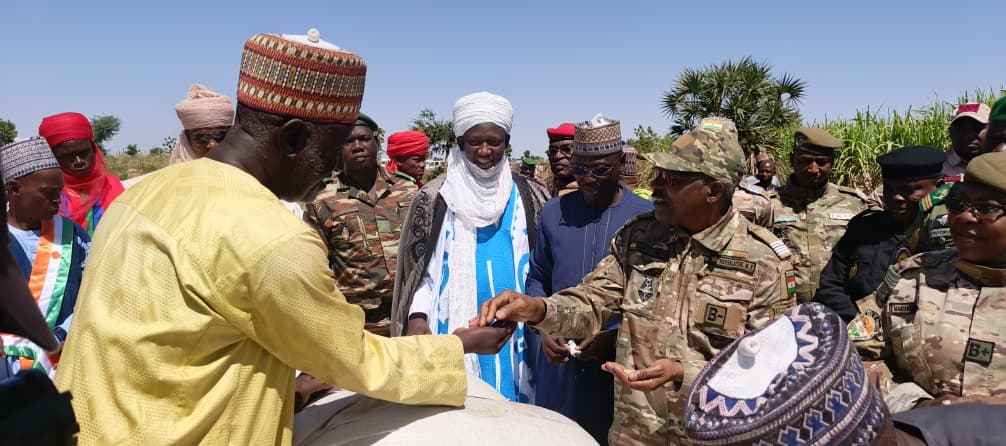 e697d17f-5b24-4915-9db2-a87b30c53ccd