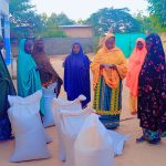 Au cours de la distribution des vivres à Diffa