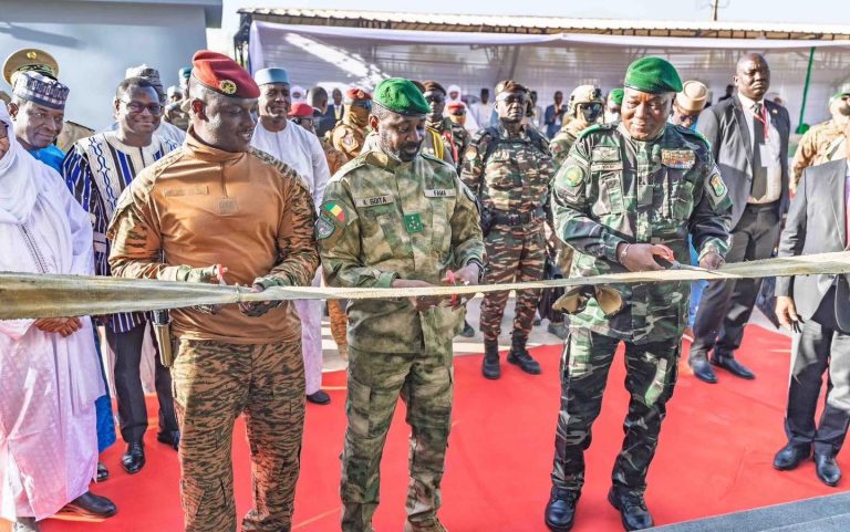 AES-banque-confederale-et-television-regionale-inaugurees-lors-de-la-2e-session-du-college-des-chefs-detat