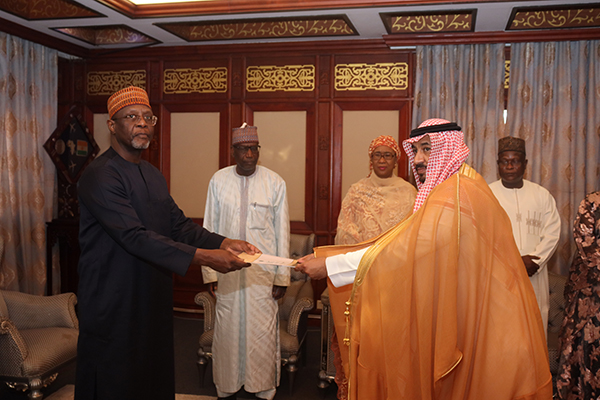 AMBASSADEUR EXTRAORDINAIRE DU ROYAUME D'ARABIE SAOUDITE