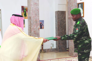 BBB AMBASSADEUR DU ROYAUME D'ARABIE SAOUDITE M. AHMED BIN OMAR