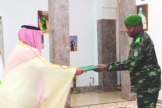 BBB AMBASSADEUR DU ROYAUME D'ARABIE SAOUDITE M. AHMED BIN OMAR